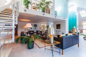 2016.01.12_Lietuva_Dzivoklis_ar_skatu_uz_baznicu_2